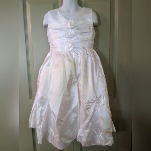 New and tagged Classic Fashion Party Dress, T30